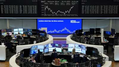 Image for STOXX 600 snaps 10-week winning streak as US tariff uncertainty weighs