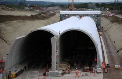 Image for HS2 chief delays part of northern England rail link by four years