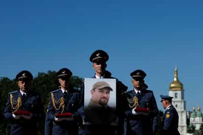 Image for Death of Ukrainian F-16 pilot highlights perils of air defence, commander says