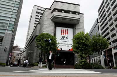 Image for Asian stocks extend global rout; bonds hammered as war drags on