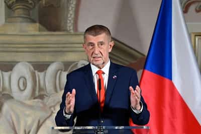 Image for Czech government to cap fuel retailers' margins, lower excise tax
