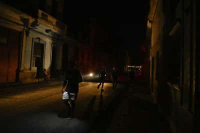 Image for Cuban capital back to normal, recovery moves forward from national blackout