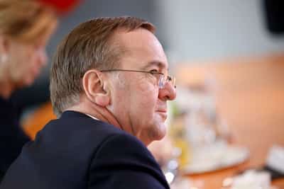 Image for German defence minister: fate of FCAS fighter jet programme soon clear