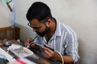 Image for Gold shatters $4,000 milestone, silver belts record high as investors rush to safety