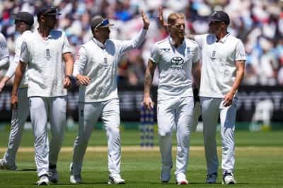 Image for Cricket-Root hails England's bravery in Melbourne Ashes win