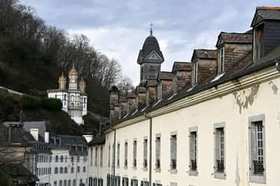 Image for France must better regulate private Catholic schools, lawmakers say after abuse scandal