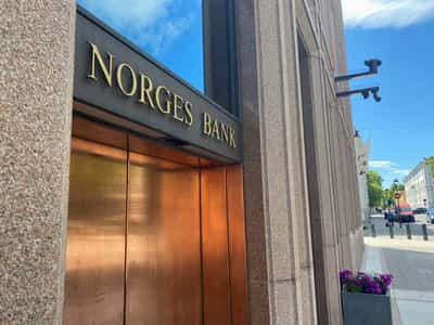 Image for Instant view: Norway's central bank delivers surprise rate cut