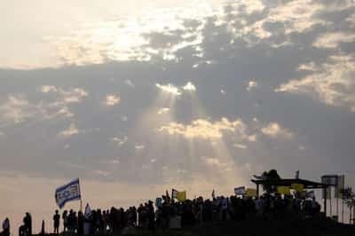 Image for Israel calls up tens of thousands of reservists before new Gaza offensive