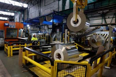 Image for Euro zone growth holds up better than feared in Q2