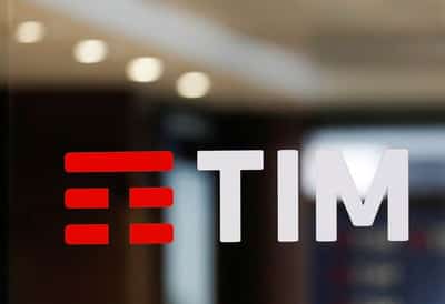 Image for Italy's Poste seeks meeting with Telecom Italia board over takeover bid, sources say