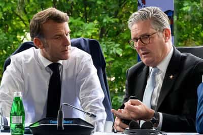 Image for Starmer and Macron agree on need for new migrant deterrent, UK says