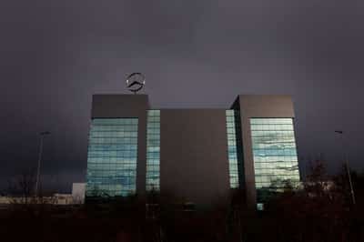 Image for Mercedes says no supply chain disruptions after China export concerns