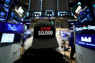 Image for Dow confirms correction as traders worry about war