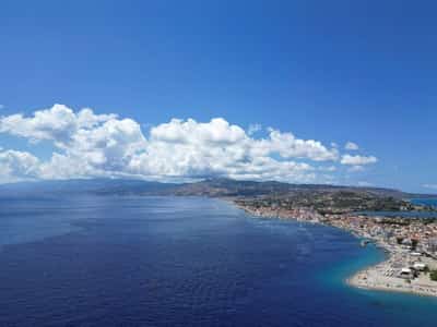 Image for Italy's Salvini vows to build Sicily bridge, avert clash with audit court