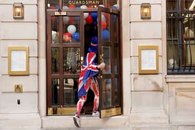 Image for UK services sector grows at fastest pace since August, PMI shows