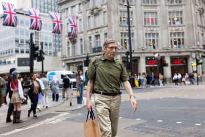 Image for UK consumer spending slows ahead of Reeves budget, retailers say