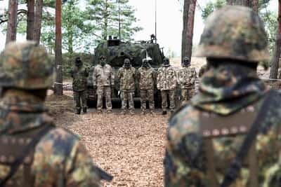 Image for European military trainers should be part of Ukraine security guarantees, EU general says