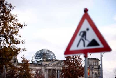 Image for Germany's parliament backs 5 billion euro tax relief for restaurants, commuters
