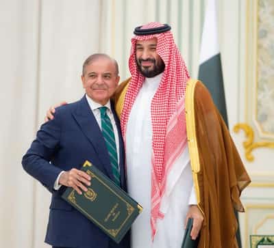 Image for Analysis-Saudi pact puts Pakistan's nuclear umbrella into Middle East security picture