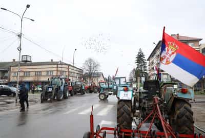 Image for Serbian farmers block roads to demand higher subsidies and import ban