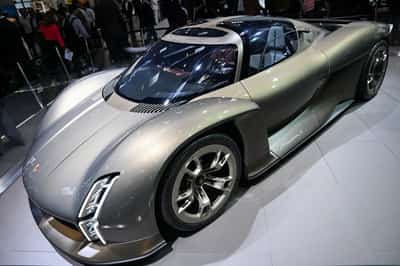 Image for European carmaker shares slide after Trump threatens tariffs