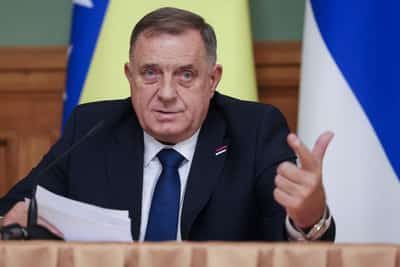 Image for Slovenia bars Bosnian Serb separatist leader Dodik