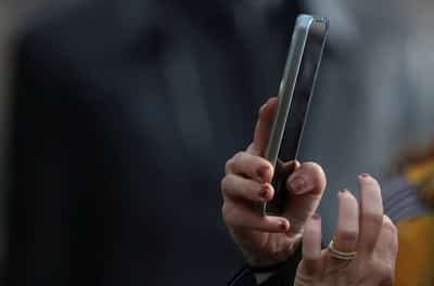 Image for Britain asks parents: Should social media be banned for under-16s?