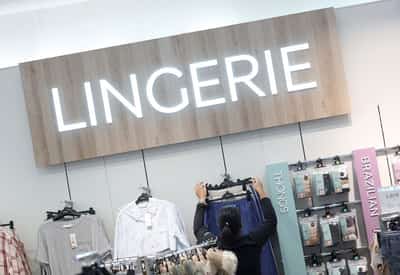 Image for M&S shakes up fashion supply chain to spark online growth