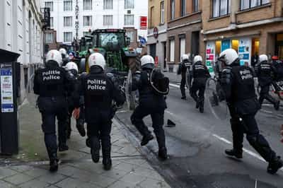 Image for Belgian farmers in anti-trade protest clash with police