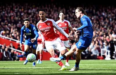 Image for Soccer-Bournemouth stun Arsenal to open door in title race