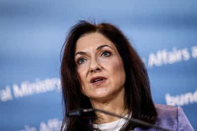 Image for German government steps up vigilance but sees no jet fuel shortages