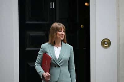 Image for UK bond rout draws Truss comparisons as public finances rattle investors