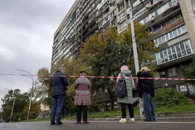 Image for Power being restored after Russian attack plunges thousands in Kyiv into darkness