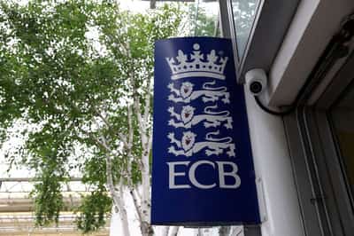 Image for Cricket-England Cricket apologises for 'ill-judged' papal Ashes repost