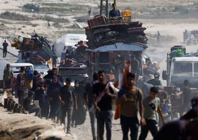 Image for Israel deepens Gaza City offensive as Netanyahu heads to US