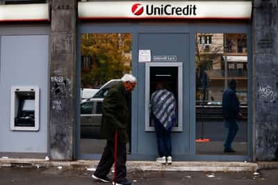 Image for UniCredit can let BPM bid lapse, but will hold onto Commerzbank, CEO says