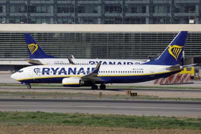 Image for Ryanair scraps three Vienna routes, demands lower taxes and fees