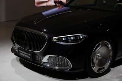 Image for Mercedes aims for up to 600,000 unit sales per year in China in mid term, CFO says