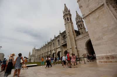 Image for Fitch lifts Portugal to 'A' on fiscal strength, external deleveraging