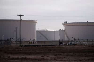 Image for Oil slips as little impact seen from EU sanctions on Russia