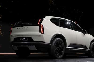 Image for Volvo Cars' sales volumes drop 7% in November-January period in challenging market 